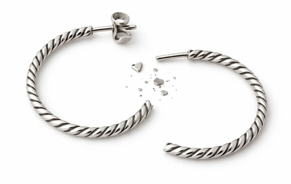 bijoux en argent cassés